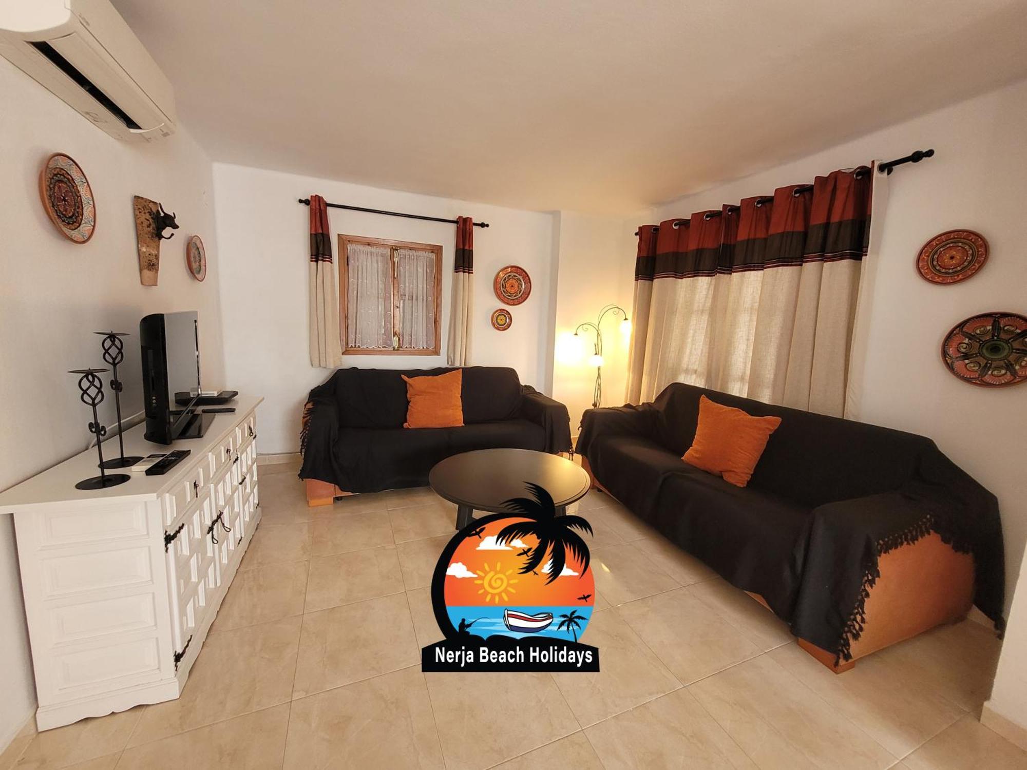 Spacious 2 Bed, 2 Bath In Capistrano Playa, Appartement Nerja